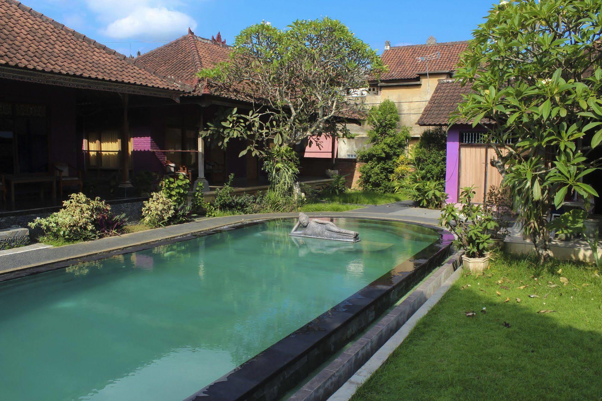 Rona Wisma tamu 2*